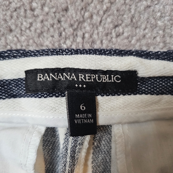 Brand new BR Navy and White Striped Shorts - Picture 4 of 4